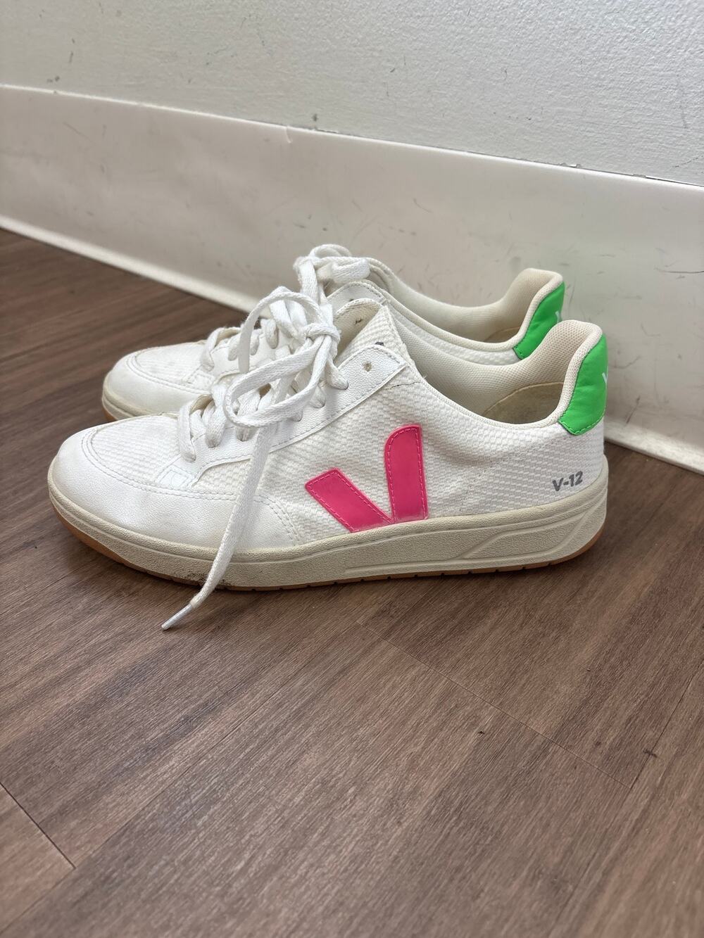 Veja White Pink Lace Up Tennis Shoe Sz 9